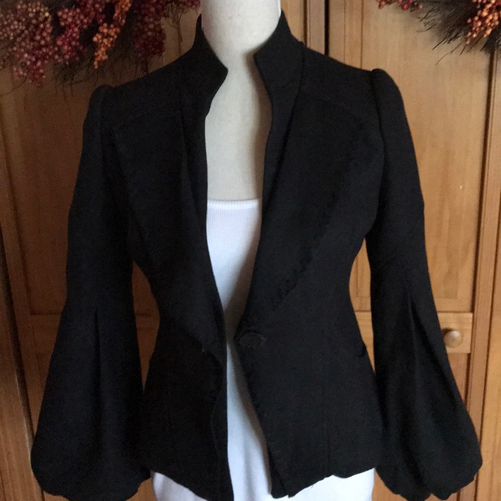 Bell sleeve jacket